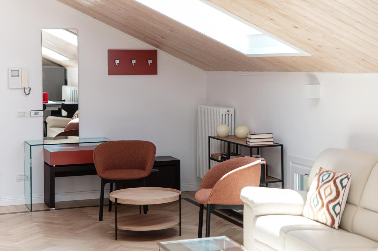 Attic 64 - The House Of Travelers Apartment Como Exterior foto