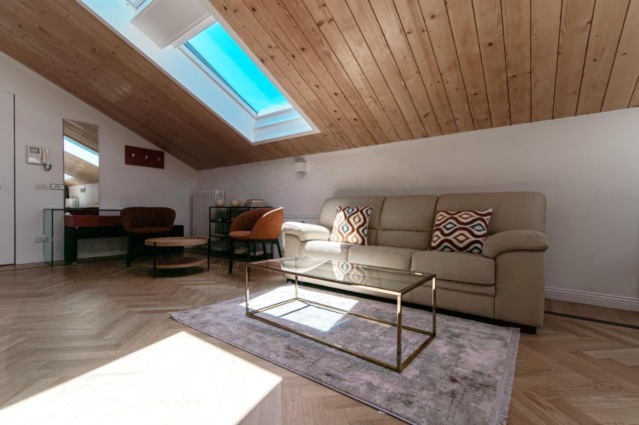 Attic 64 - The House Of Travelers Apartment Como Exterior foto