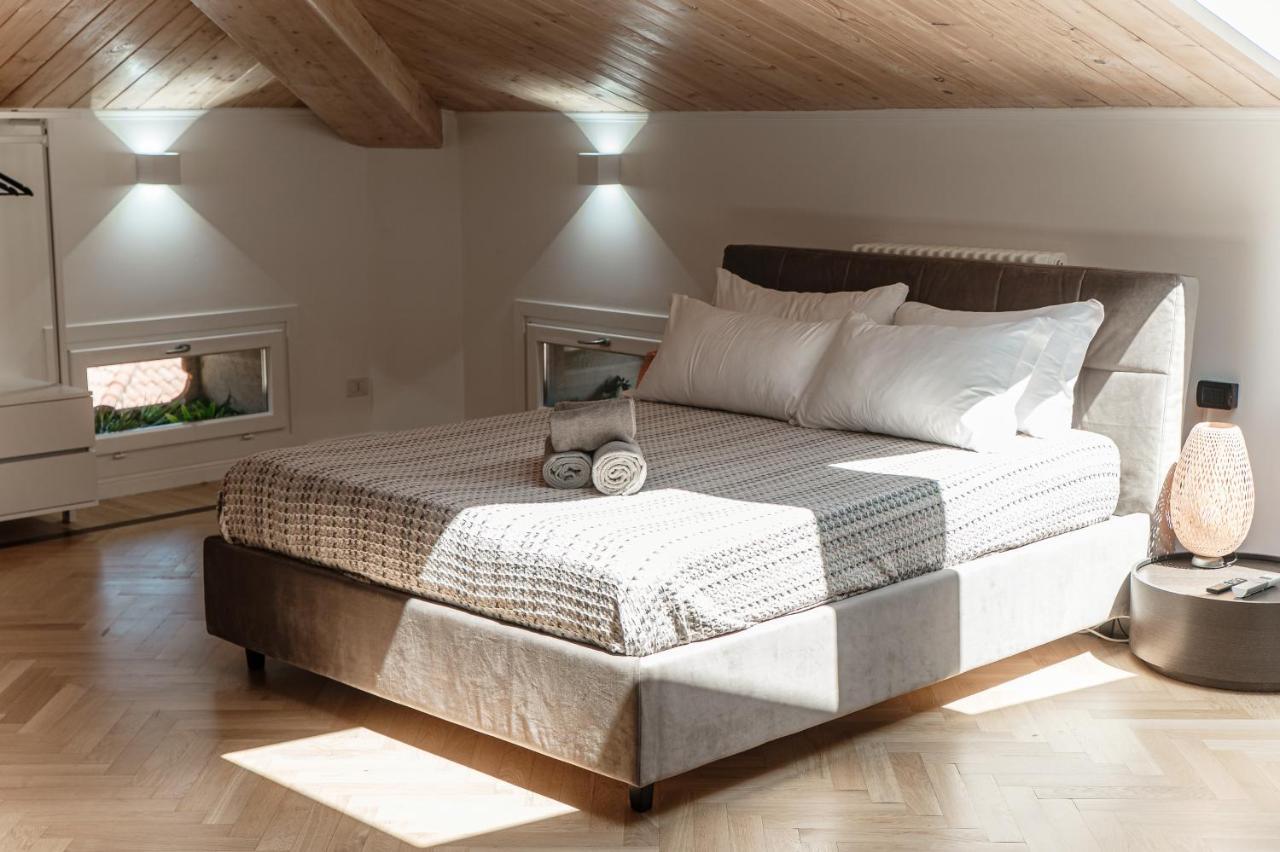 Attic 64 - The House Of Travelers Apartment Como Exterior foto