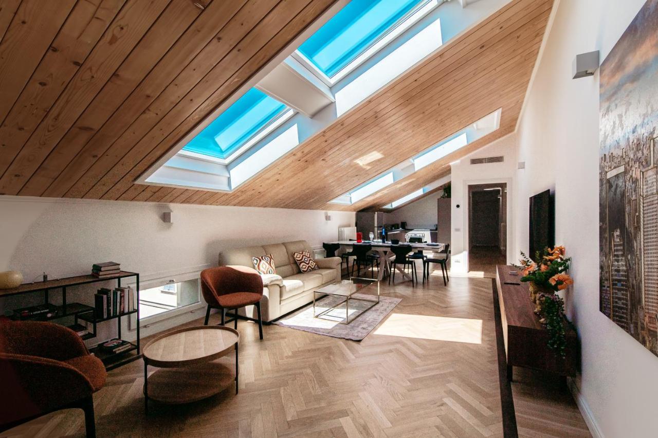 Attic 64 - The House Of Travelers Apartment Como Exterior foto